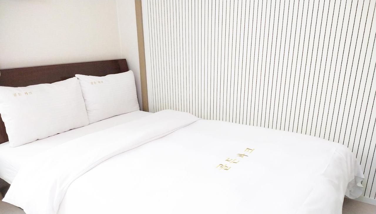 ג'גו Golden Park Hotel מראה חיצוני תמונה