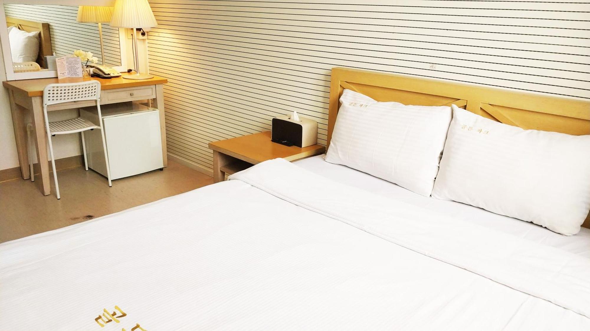 ג'גו Golden Park Hotel מראה חיצוני תמונה