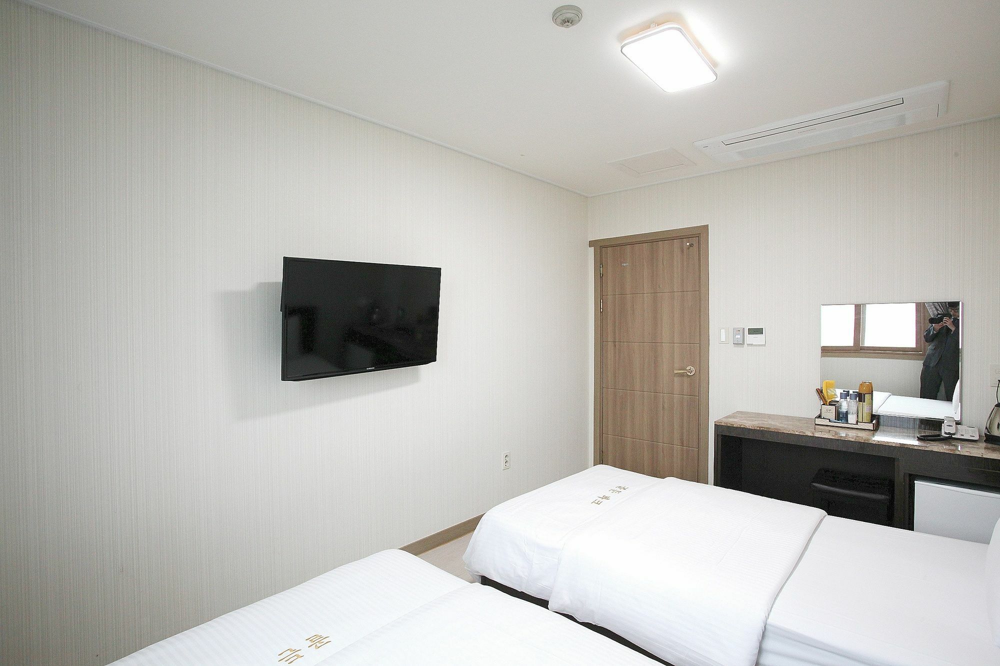 ג'גו Golden Park Hotel מראה חיצוני תמונה